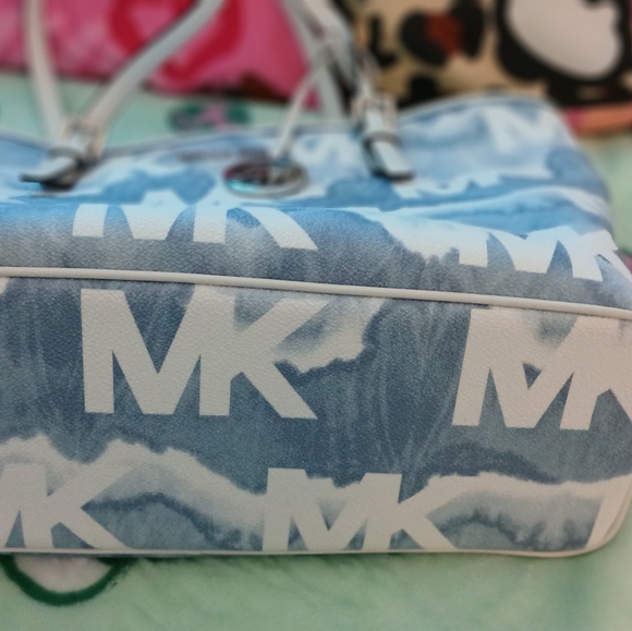 Authentic Michael Kors Tote Handbag - Picture 5 of 5